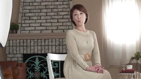 "I want to expose myself ... I want to experience shameless and rich sex, I want as many lords as possible to see it." Misono Takahashi, 53 years old, a dirty wife with a noble atmosphere. A family of four, a husband of a company officer and two .