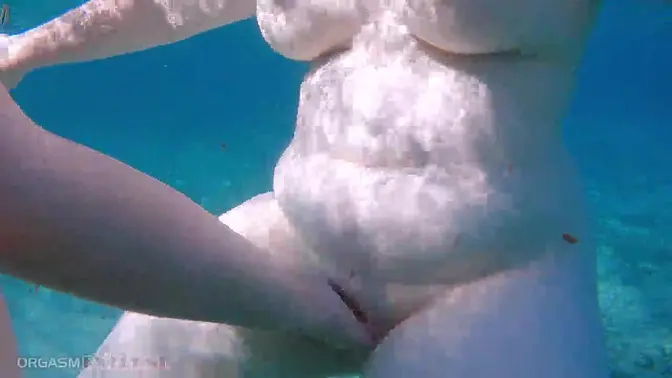 Curvy German BBW in bikini caught on GoPro by perv voyeur