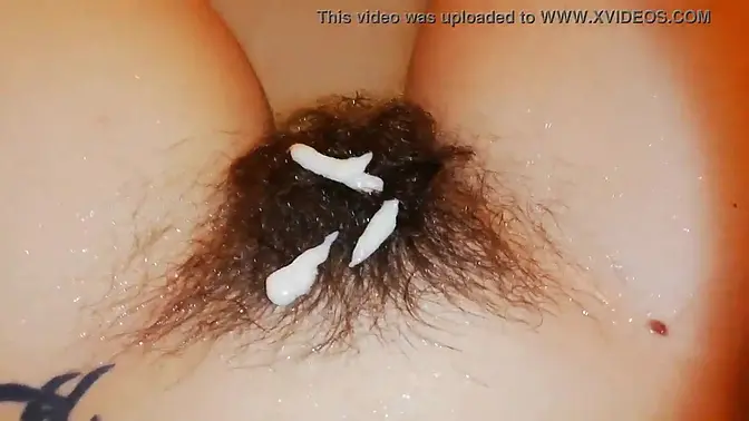Amateur model showcases her hairy bush in close-up