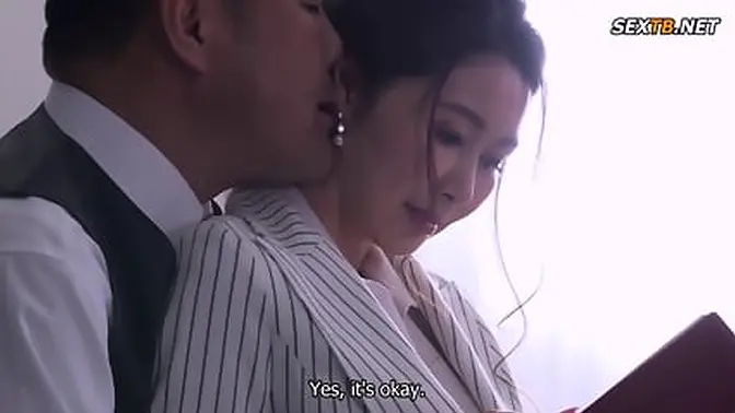 Married secretary Ayumi Miura takes creampie at work