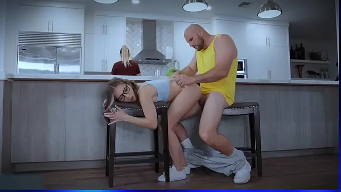 Cute bimbo Macy Meadows sucks cock