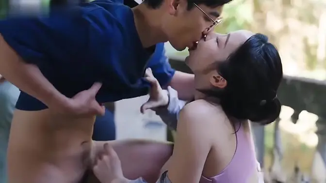 MD0353 - Chinese Guy - Honey Love