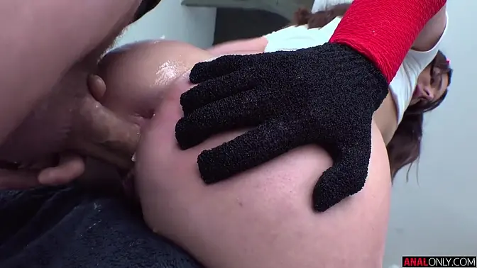 Naughty Wren in a wild fuck session