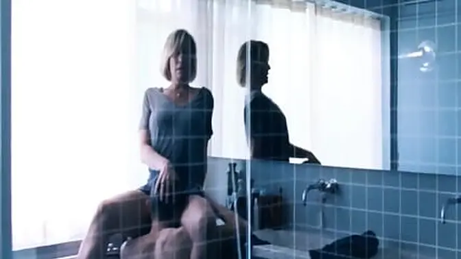 Sultry MILF gets a good pounding