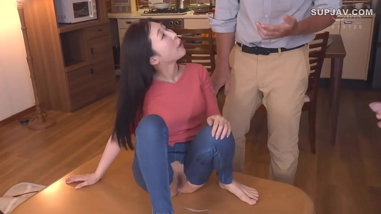 Steamy train ride leads to a hot fuck session