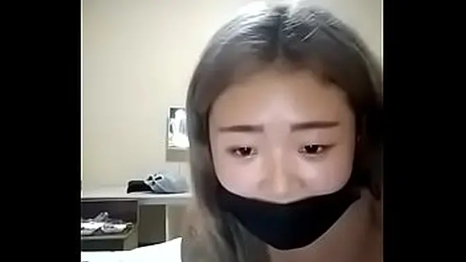 Chinese girl wanks herself on webcam