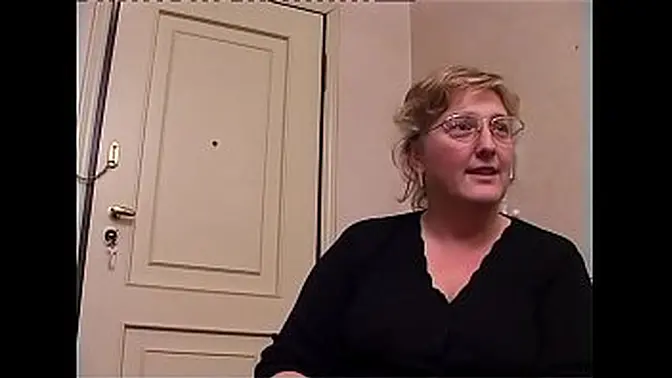 Italian mature milf offers convertible for good fucking