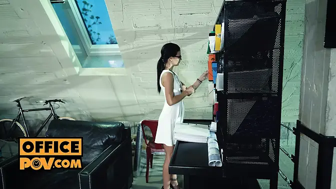 POV - Skinny cutie Kate Rich wants your cock