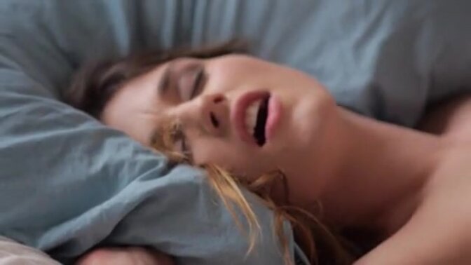 Hot brunette gives a mind-blowing oral orgasm