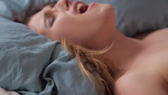 Hot brunette gives a mind-blowing oral orgasm