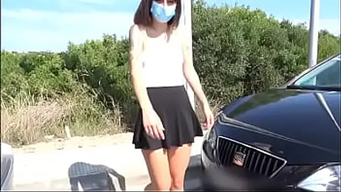 Horny Italian teen can't wait to blow dicks and he does it to the performer in the street