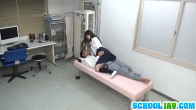 Japanese babe gives a tasty blowjob in the school library