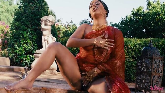 Hot September treat - Jasmine Sherni gives a sensual blowjob