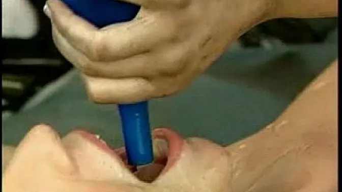 Aurora Snow - extreme bukkake funnel cumswallow