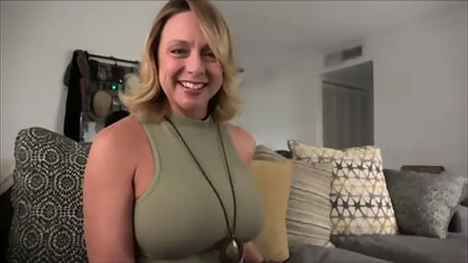 Hot Mom - Brianna Beach