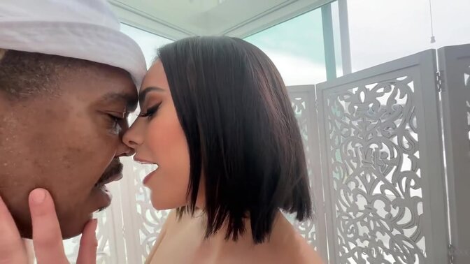 Hot teen girlfriend's wet and wild threesome