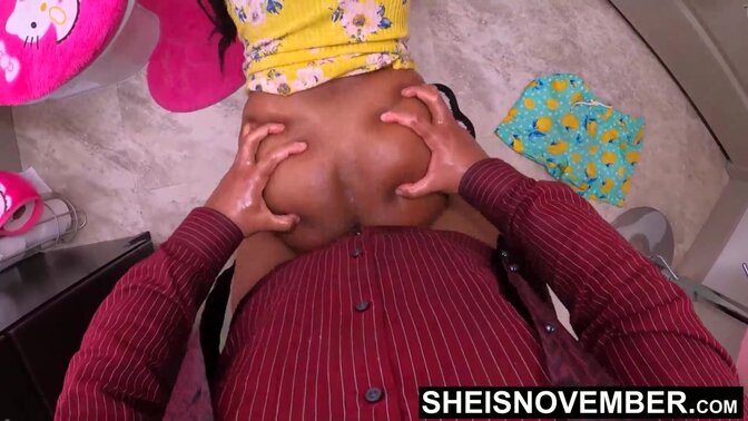 Stepdad's big dick plows young slut in the bath while she sucks his thick