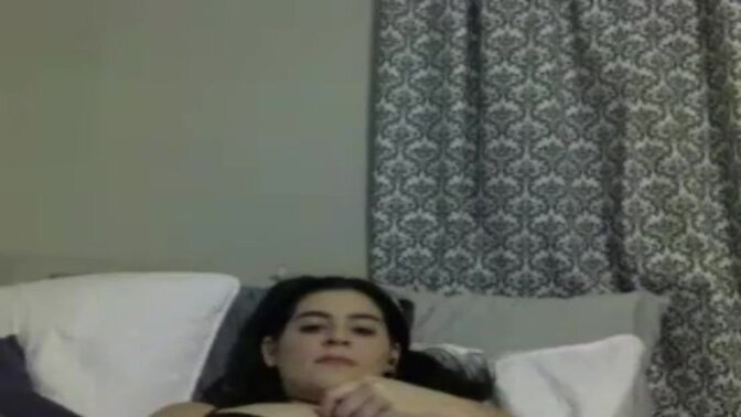 Thick amateur webcam girl swallows sperm in live show