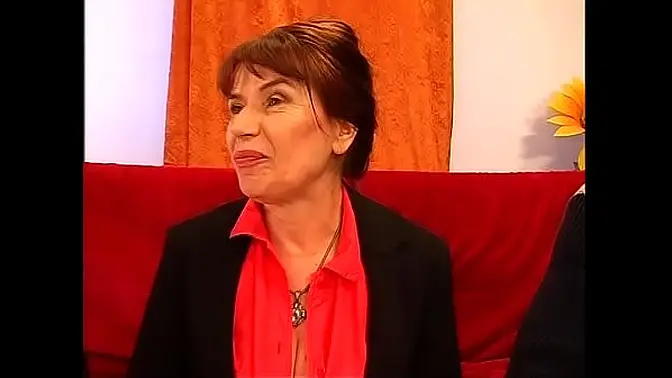 Double penetration for the Italian granny