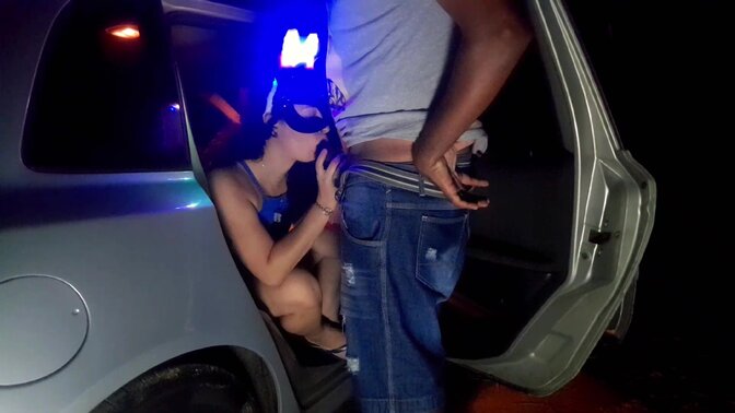 Gostosa casada goes wild at Rio de Janeiro street carnival