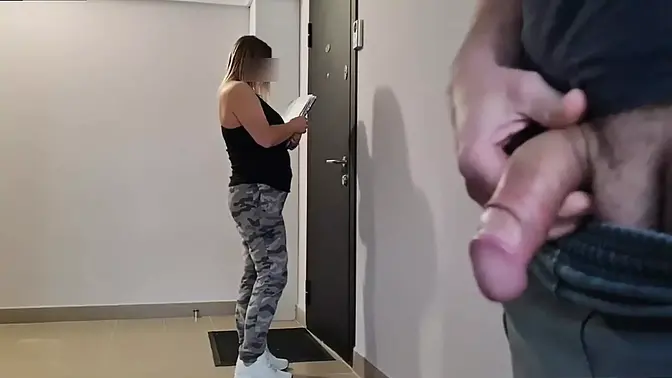 Postwoman stumbles upon a hot jerk-off session in public