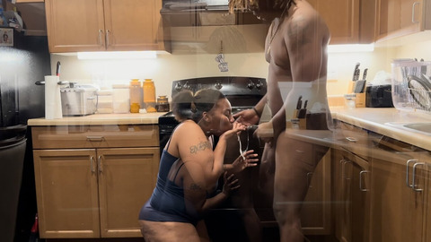 Mom's hot stepsister sucks my cock🌭 in bathroom while mom showers nearby.