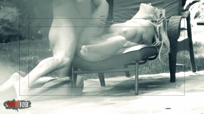 Outdoor GF gives blowjob and gets fucked on a sunny day