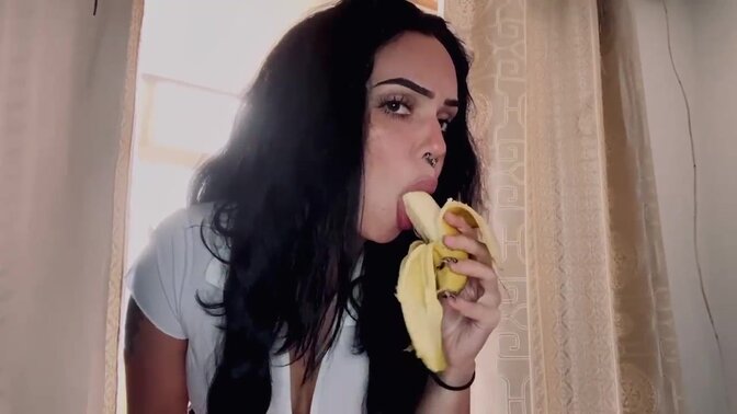 Amateur Latina girlfriend in lingerie shows her cute and sexy side while