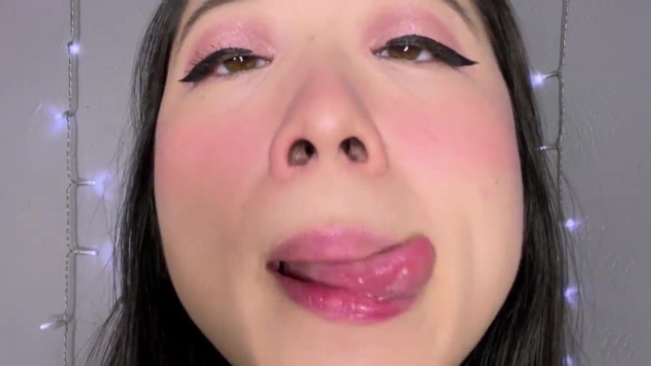 Cute Asian Kimmy Kalani gives a sensual handjob and shows off her perfect ass