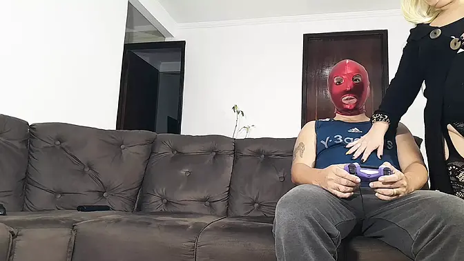 Blondie cums deep after getting her ass railed