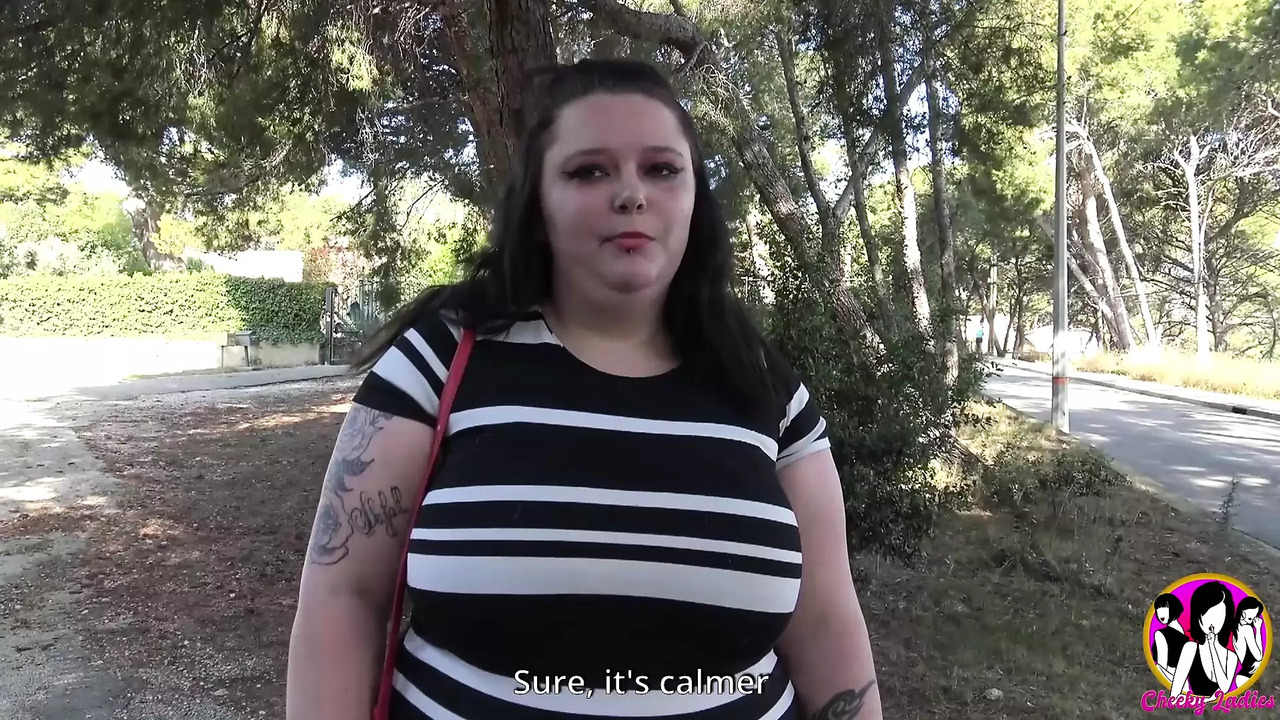 Big Breasted Woman jade having a hard core dp from two hard penii