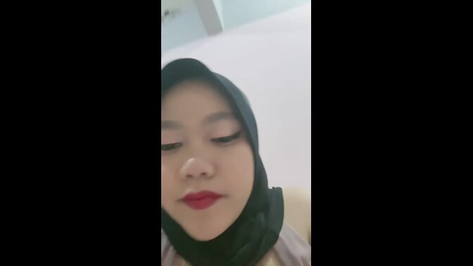 Busty brunette gets a surprise creampie