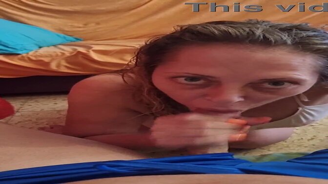 Amateur rubia masturbates with a big dick in her mouth