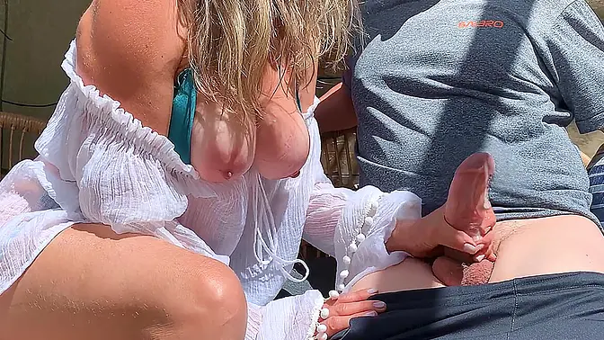 Gigantic Boobs MILF milked me right on the beach