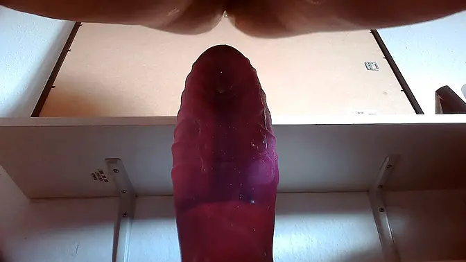 German beauty gets a facial