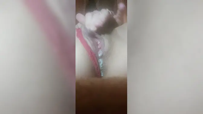 18-Year-Old Polish cougar wife gets her pussy hard fingered