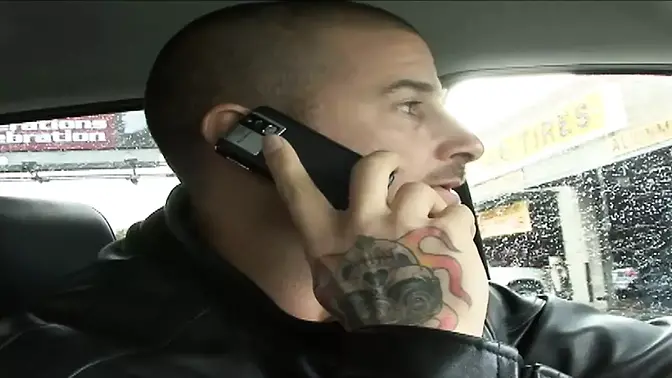 Super sexy bombshell charms lucky guy