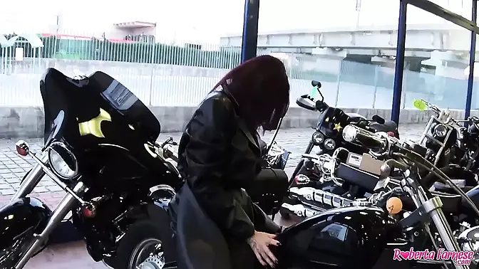 To the Farnese in the workshop the itchs the cunt