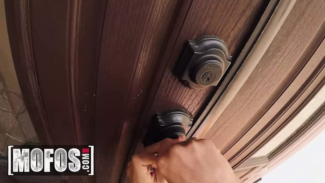 Locksmith Ravishes Fine Nude Client Serena Santos