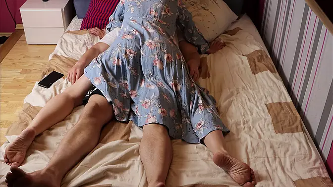 Caught: Step mom helps step son with quick sperm release