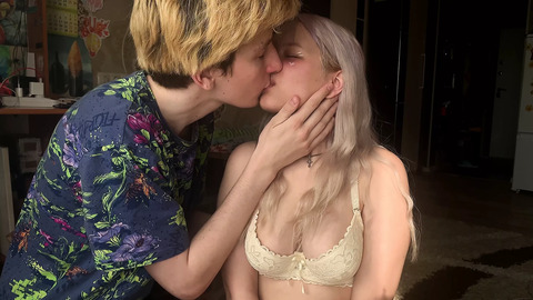 Blonde Baby Face Gives Hot Mouthjob