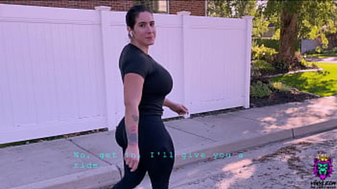 Juicy Latina's jogged pussy✌ gets expertly fingered and pounded raw