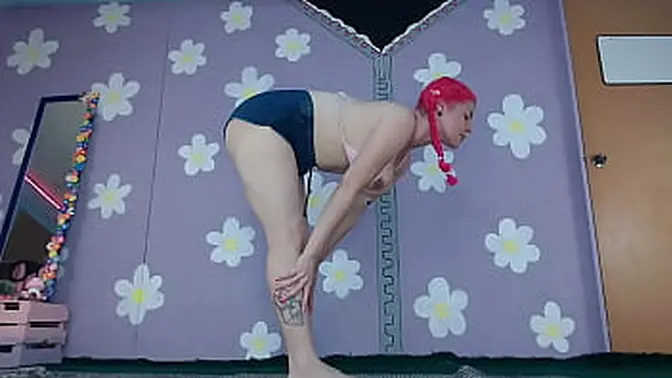 Latina bombshell's big tits slip out during yoga class