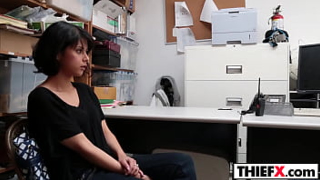 Ripped teen thief Penelope Reed caught in stiff case of hardcore anal👌 sex