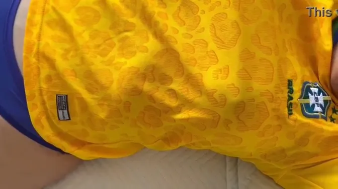 Elections 2022  Wife showing all her sensuality dressed according to her candidate 