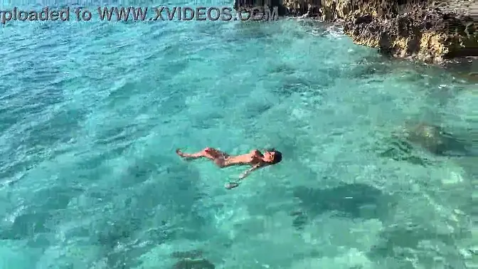 Monika Fox Stopped A Tour Bus To Swim Naked In Sea (Free)