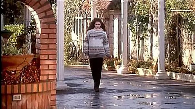 Vintage Italian porn star gets a hardcore handjob