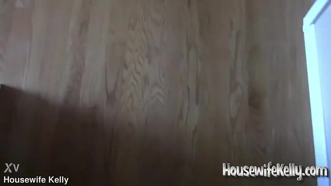 Sneaky POV of amateur wife getting fucked on phone call