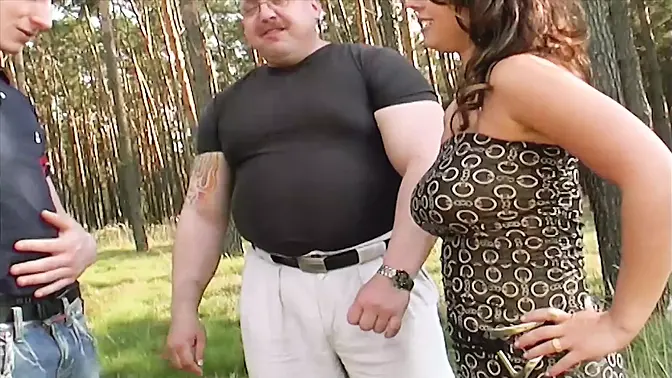 German brunette slut pleases two hard dongs in outdoor hardcore