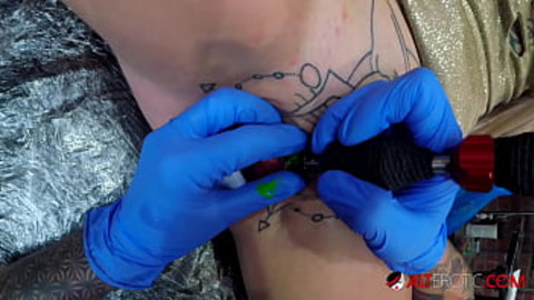Raunchy Vixen Sucks D*ck While Wrapped in Ink, Feral Frenzy Ensues